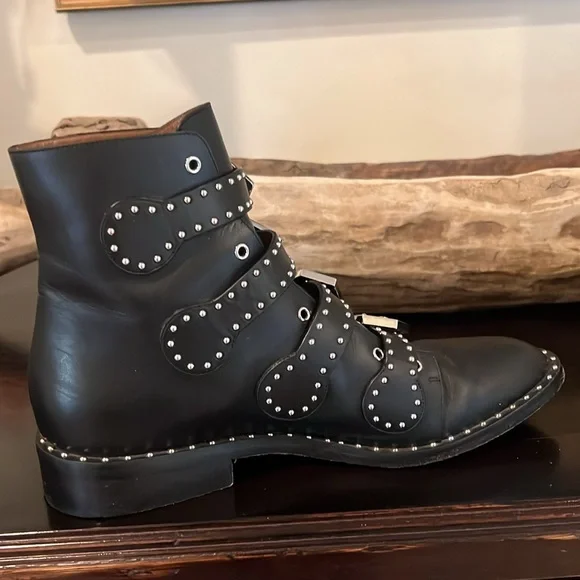 Givenchy Prue Black Leather Buckle Boot - Picture 8 of 14